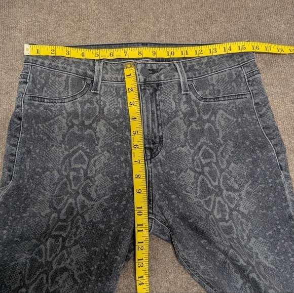 LEVEL 99 (Size 31) Diamond Back Snakeskin Gray Jeans Jeggings - Picture 11 of 12